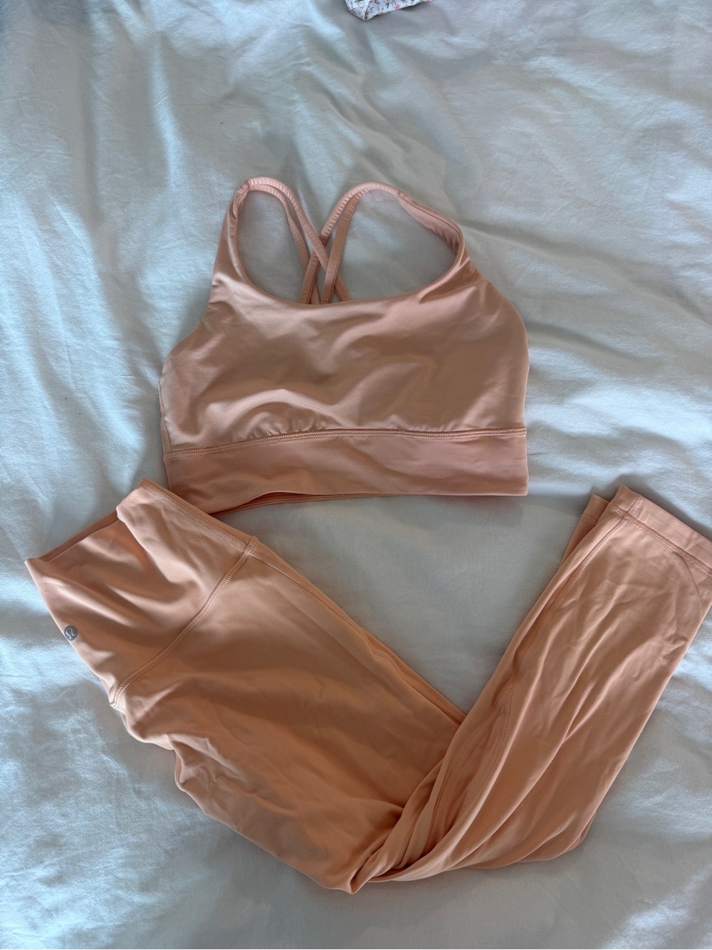 Lululemon Peach Strappy Sports Bra and Legging Set Size 8